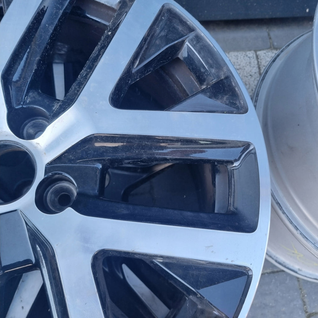 1x Alufelge 17 Zoll 6.5" 4x100 40ET Glanz Silber 403000765R Renault Captur FEL4135147717nf