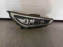 Laden Sie das Bild in den Galerie-Viewer, Frontscheinwerfer Hyundai I30 III 92102G4100 LED Rechts Scheinwerfer Headlight