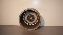 Laden Sie das Bild in den Galerie-Viewer, 1x Alufelge 15 Zoll 7.0&quot; 5x112 1244010902 Mercedes-Benz W201 W124 Rim Wheel