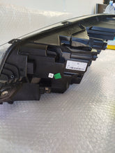 Laden Sie das Bild in den Galerie-Viewer, Frontscheinwerfer Opel Zafira Vivaro LE21A6487 9847209980 LED Rechts Headlight