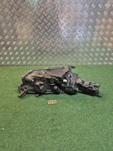 Laden Sie das Bild in den Galerie-Viewer, Frontscheinwerfer Toyota Yaris EUK00049503 Links Scheinwerfer Headlight SCH4824808715hs