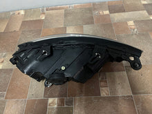 Laden Sie das Bild in den Galerie-Viewer, Frontscheinwerfer Audi A1 82A941033D Full LED Ein Stück (Rechts oder Links) SCH4973466969lr