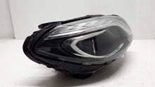 Laden Sie das Bild in den Galerie-Viewer, Frontscheinwerfer Mercedes-Benz W246 W2468200239 Xenon Rechts Headlight