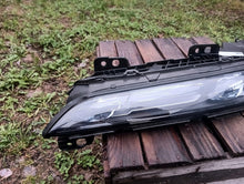 Laden Sie das Bild in den Galerie-Viewer, Frontscheinwerfer BMW 7 9879935 Links Scheinwerfer Headlight SCH2582319873fs