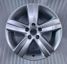 Load image into Gallery viewer, 1x Alufelge 17 Zoll 7.0&quot; 5x112 47ET Glanz Silber 1T0601025T VW Touran Golf