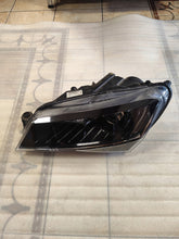 Laden Sie das Bild in den Galerie-Viewer, Frontscheinwerfer Skoda Superb III 3V1941015B Xenon Links Scheinwerfer Headlight