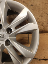 Load image into Gallery viewer, 1x Alufelge 16 Zoll 6.5&quot; 5x114.3 50ET 52910-A5350 Hyundai I30 Rim Wheel