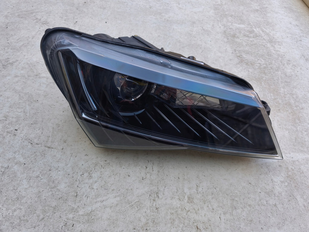 Frontscheinwerfer Skoda Superb III 3V1941016B Xenon Rechts Headlight SCH8788844559nv