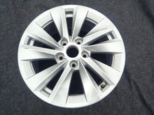 Laden Sie das Bild in den Galerie-Viewer, 1x Alufelge 16 Zoll 7.0&quot; 5x112 48ET 5E3601025BA Skoda Octavia Iv Rim Wheel