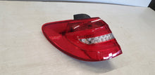 Laden Sie das Bild in den Galerie-Viewer, Rückleuchte Mercedes-Benz W246 A2468200564 Links Rearlight