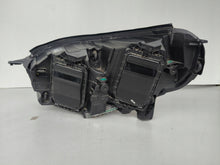 Laden Sie das Bild in den Galerie-Viewer, Frontscheinwerfer Opel Zafira Vivaro C 9832836480 Xenon Rechts Headlight SCH5625020750tc