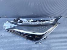 Laden Sie das Bild in den Galerie-Viewer, Frontscheinwerfer Toyota Yaris Cross 0D-310 Links Scheinwerfer Headlight SCH7265731506ek