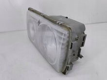 Laden Sie das Bild in den Galerie-Viewer, Frontscheinwerfer Mercedes-Benz W123 1305235050 Links Scheinwerfer Headlight SCH1013726678wi