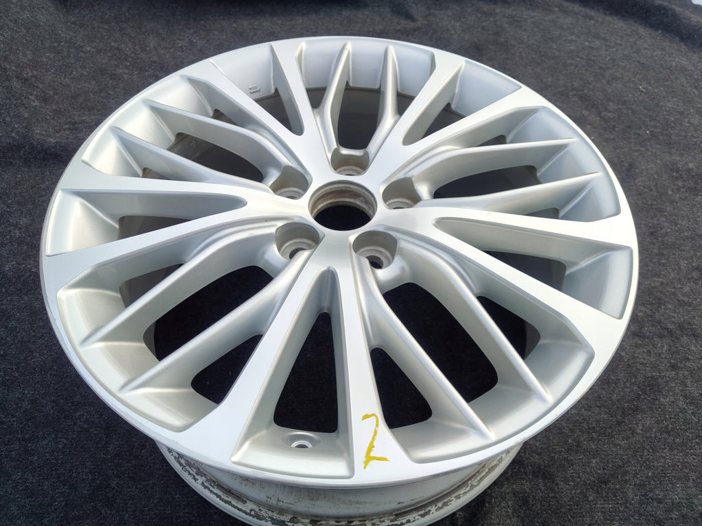1x Alufelge 18 Zoll 8.0" 5x114.3 50ET Glanz Silber 42611-06E50 Toyota Camry FEL3004731037uz