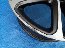 Laden Sie das Bild in den Galerie-Viewer, 1x Alufelge 18 Zoll 7.5" 5x112 40ET Glanz Grau A2064016400 Mercedes-Benz W206 Mg FEL6404036566wj