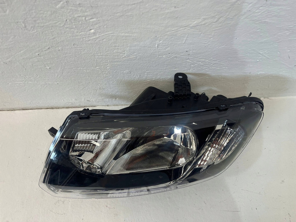 Frontscheinwerfer Dacia Sandero 90146513 Links Scheinwerfer Headlight