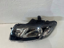 Laden Sie das Bild in den Galerie-Viewer, Frontscheinwerfer Dacia Sandero 90146513 Links Scheinwerfer Headlight