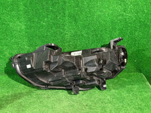 Laden Sie das Bild in den Galerie-Viewer, Frontscheinwerfer Opel Insignia B CSC24122 Rechts Scheinwerfer Headlight SCH3957762266lr