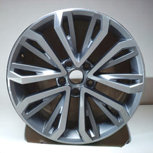 Laden Sie das Bild in den Galerie-Viewer, 1x Alufelge 18 Zoll 7.0&quot; 5x112 45ET Glanz Grau 2GA601025 Mg T-Roc Rim Wheel