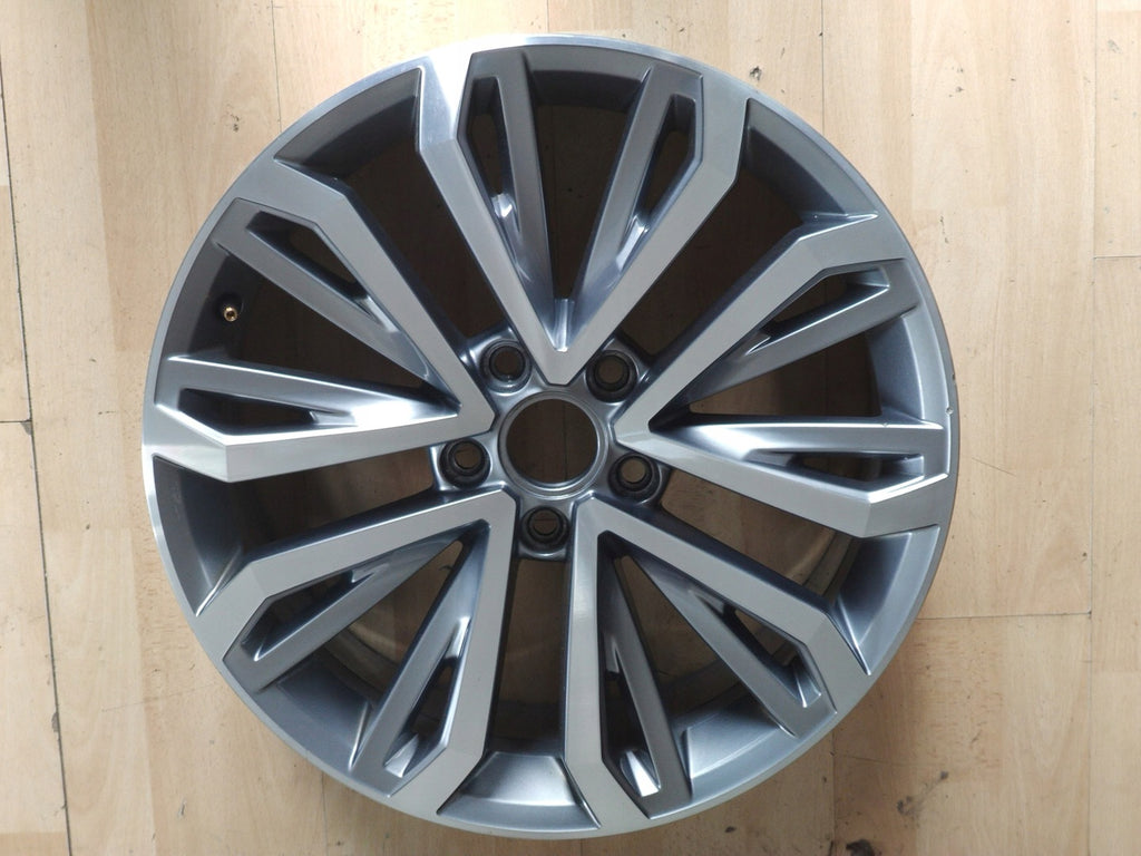 1x Alufelge 18 Zoll 7.0" 5x112 45ET Glanz Grau 2GA601025 Mg T-Roc Rim Wheel