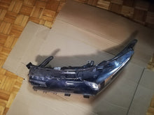 Laden Sie das Bild in den Galerie-Viewer, Frontscheinwerfer Toyota Corolla 81170-02E71-00 Links Scheinwerfer Headlight SCH6373195598kl