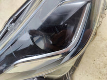 Laden Sie das Bild in den Galerie-Viewer, Frontscheinwerfer Toyota Corolla 81110-02T31-00 Rechts Scheinwerfer Headlight SCH6084527012qq
