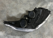 Laden Sie das Bild in den Galerie-Viewer, Frontscheinwerfer Ford Transit Custom BK21-13D153-BH Links Headlight