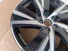 Laden Sie das Bild in den Galerie-Viewer, 1x Alufelge 18 Zoll 8.0&quot; 5x108 42ET 31471312 Volvo Rim Wheel