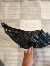 Laden Sie das Bild in den Galerie-Viewer, Frontscheinwerfer Ford F1EB13W030AFA LED Links Scheinwerfer Headlight SCH4786999820xs