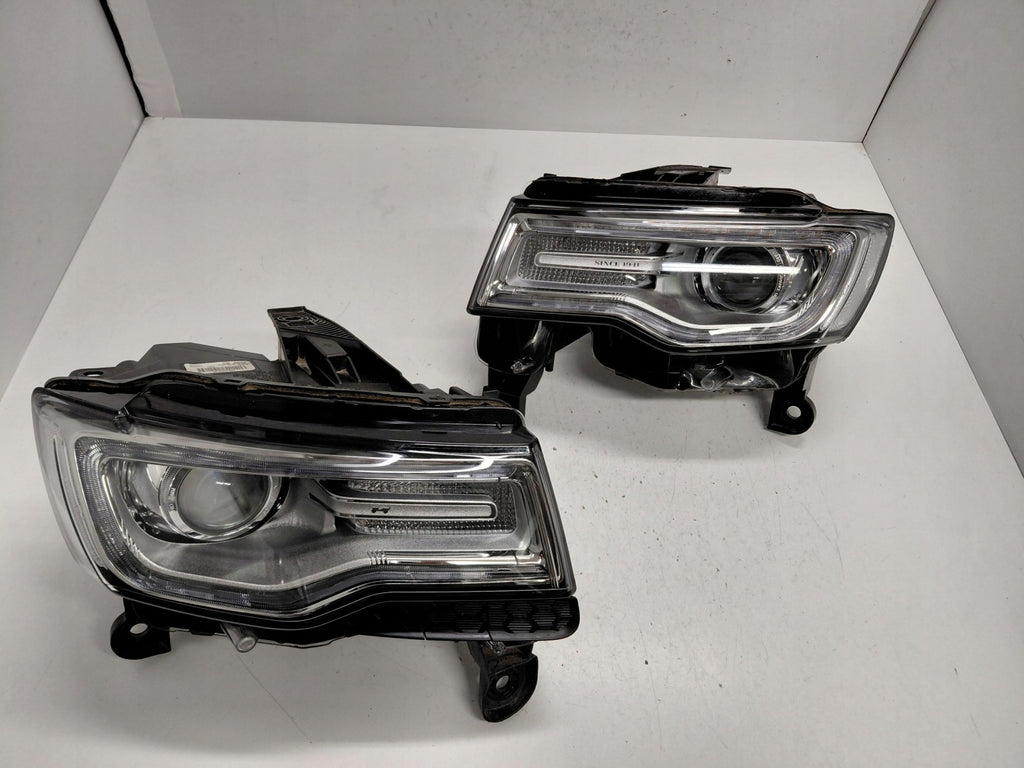 Frontscheinwerfer Jeep Grand Cherokee Wk2 68144709AC 68144708AC Xenon Ein Satz SCH4153328685ly
