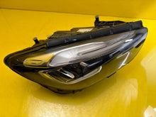 Laden Sie das Bild in den Galerie-Viewer, Frontscheinwerfer Mercedes-Benz W247 A2479062004 LED Rechts Headlight SCH1136445596hv