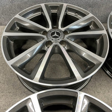 Laden Sie das Bild in den Galerie-Viewer, 4x Alufelge 18 Zoll 7.5" 5x112 52ET Glanz Schwarz A2464010800 Mercedes-Benz FEL4798159264bi
