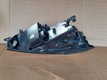 Laden Sie das Bild in den Galerie-Viewer, Frontscheinwerfer Seat Tarraco 5FB941007G Full LED Ein Stück (Rechts oder Links)