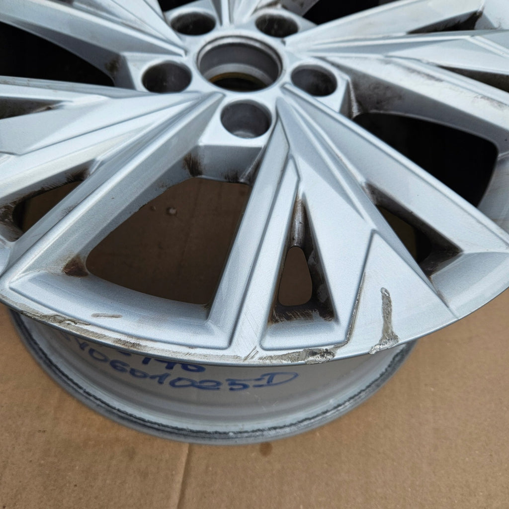 1x Alufelge 17 Zoll 8.0" 5x112 46ET Glanz Silber 8Y0601025D Audi A3 Rim Wheel FEL2561361556ew