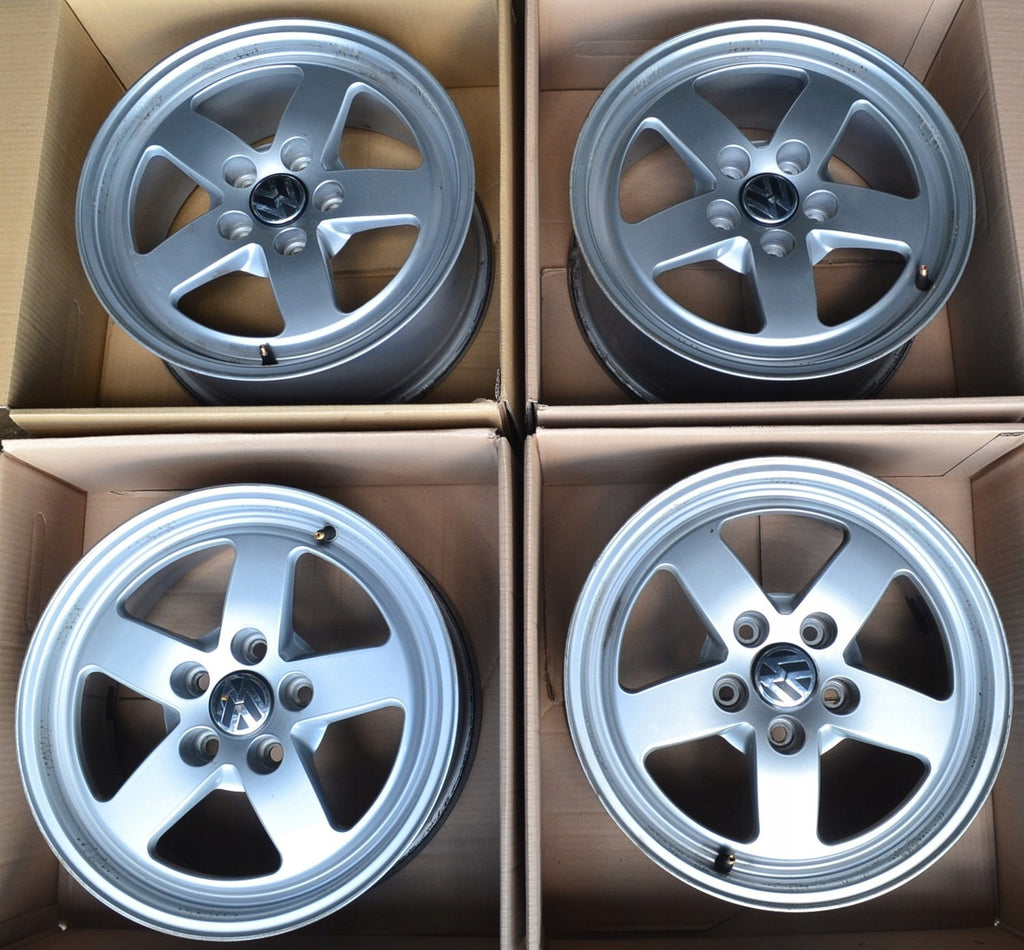 4x Alufelge 16 Zoll 7.0" 5x112 35ET Glanz Silber 8W0601025 Audi Rim Wheel