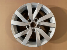 Laden Sie das Bild in den Galerie-Viewer, 1x Alufelge 16 Zoll 6.5&quot; 5x112 41ET 3G0601025BJ VW Passat B8 Rim Wheel