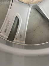 Load image into Gallery viewer, 1x Alufelge 18 Zoll 7.5" 5x108 50ET Glanz Silber 31362866 Volvo Xc60 Ii FEL1207615471ff