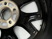 Laden Sie das Bild in den Galerie-Viewer, 1x Alufelge 17 Zoll 7.0&quot; 5x108 40,5ET Glanz Silber 32271987 Volvo Rim Wheel