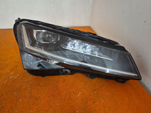 Laden Sie das Bild in den Galerie-Viewer, Frontscheinwerfer Skoda Superb III 3V1941016D Rechts Scheinwerfer Headlight SCH3518312696nr