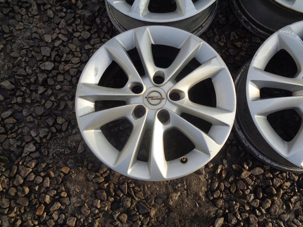 4x Alufelge 16 Zoll 6.0" 5x110 40ET Silber Opel Corsa E D Rim Wheel FEL1688716183qn