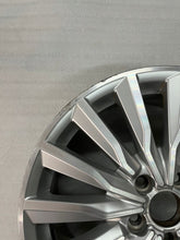 Laden Sie das Bild in den Galerie-Viewer, 1x Alufelge 18 Zoll 7.5" 5x112 51ET Glanz 8V0601025CD Audi A3 Rim Wheel FEL1587259356th