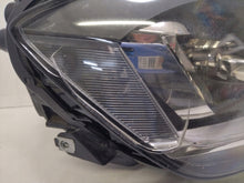 Laden Sie das Bild in den Galerie-Viewer, Frontscheinwerfer VW Sportsvan 517941032A Xenon Rechts Scheinwerfer Headlight