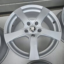 Laden Sie das Bild in den Galerie-Viewer, 4x Alufelge 17 Zoll 7.0" 5x112 38ET 3G0601025AB Skoda Superb III Octavia Kodiaq FEL5467539656ww