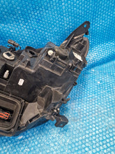 Laden Sie das Bild in den Galerie-Viewer, Frontscheinwerfer Renault 260100932R Rechts Scheinwerfer Headlight