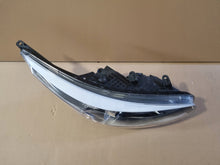 Laden Sie das Bild in den Galerie-Viewer, Frontscheinwerfer Kia Ceed 3Z921-01700 92101-A2260 LED Rechts Headlight