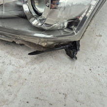 Laden Sie das Bild in den Galerie-Viewer, Frontscheinwerfer Toyota Avensis Xenon Ein Stück (Rechts oder Links) Headlight SCH4037559091yn