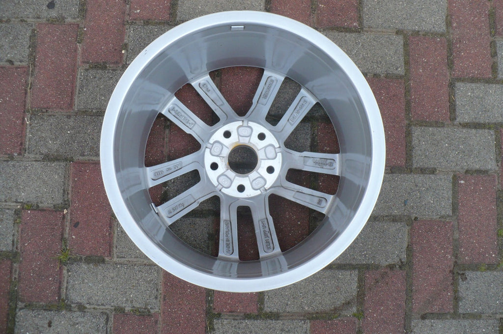 1x Alufelge 17 Zoll 8.0" 5x112 46ET Glanz Silber 8Y0601025E Audi A3 Rim Wheel