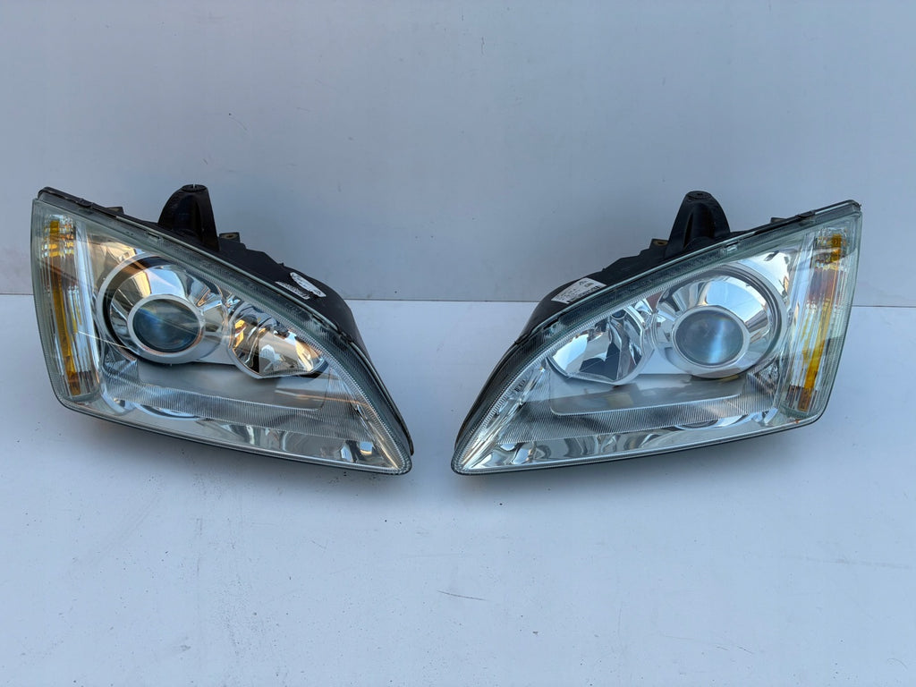 Frontscheinwerfer Ford Focus 4M51-13W030-E0 Xenon Ein Satz Headlight SCH3417839373ca