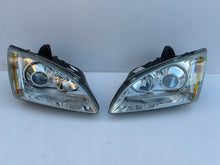 Laden Sie das Bild in den Galerie-Viewer, Frontscheinwerfer Ford Focus 4M51-13W030-E0 Xenon Ein Satz Headlight SCH3417839373ca