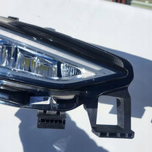 Load image into Gallery viewer, Frontscheinwerfer Cupra Born 10F941774 Rechts Scheinwerfer Headlight SCH8669506005an